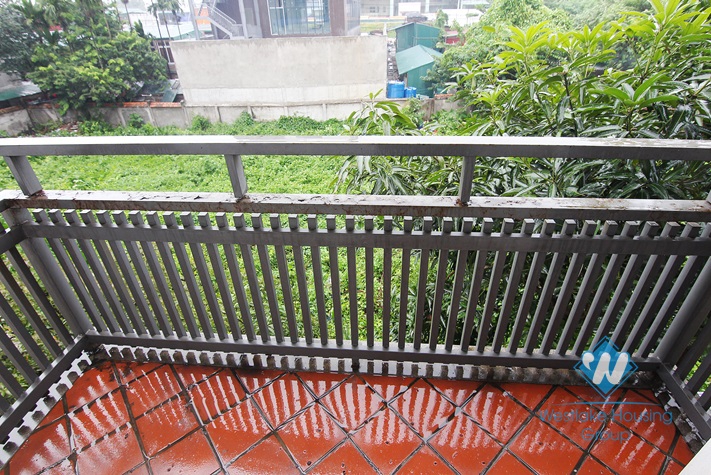 Unfurnished 4 bedrooms house with garage for rent in Xuan Dieu st, Tay Ho area.